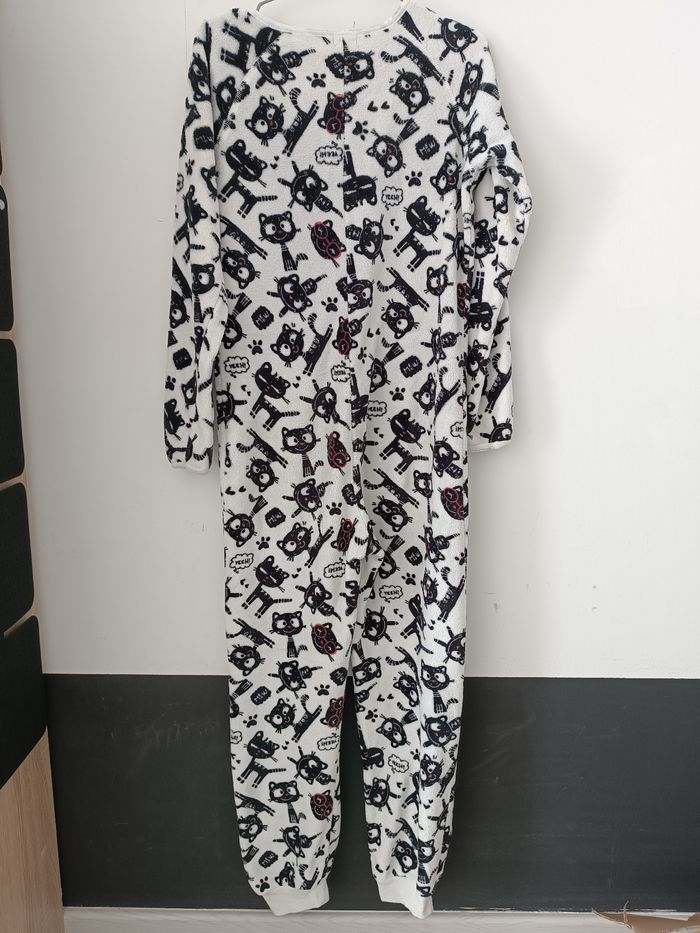 Combinaison pyjama taille 38 - photo numéro 2