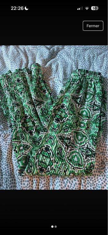 Pantalon vert à motifs