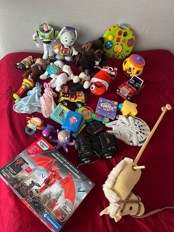 Lot de jouets enfants