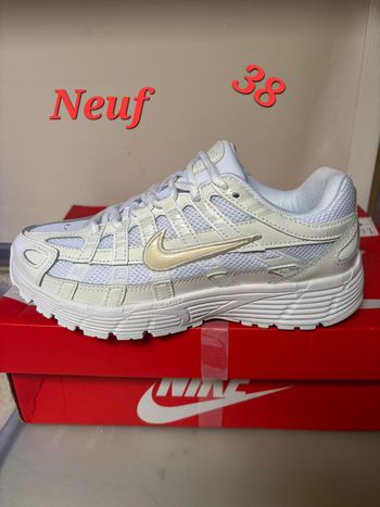 Baskets neuf nike P.6000