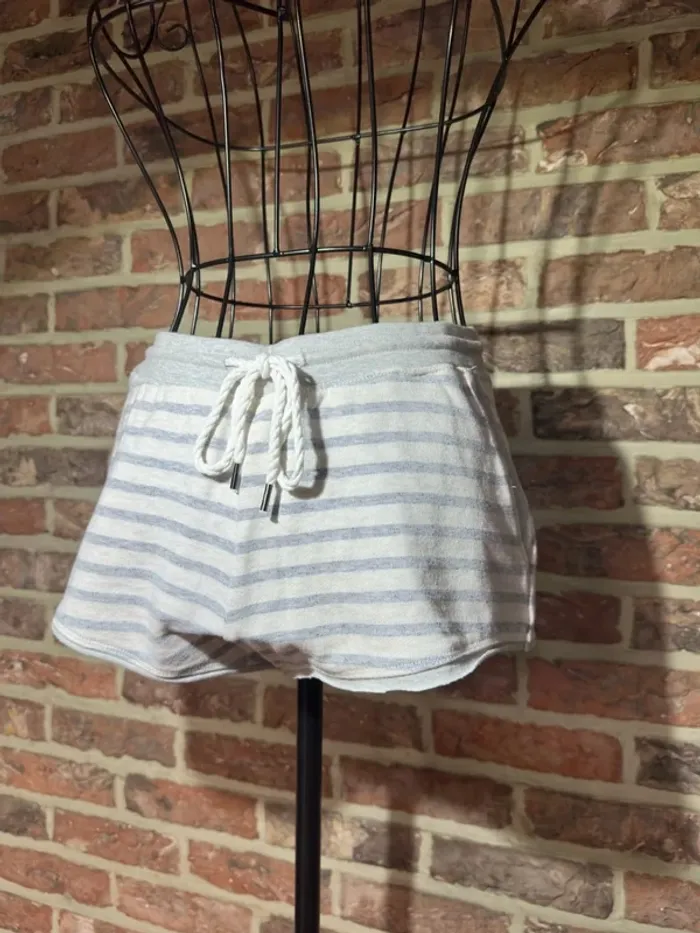 Short ligne gris et blanc Undiz Taille XS / 34 - photo numéro 3