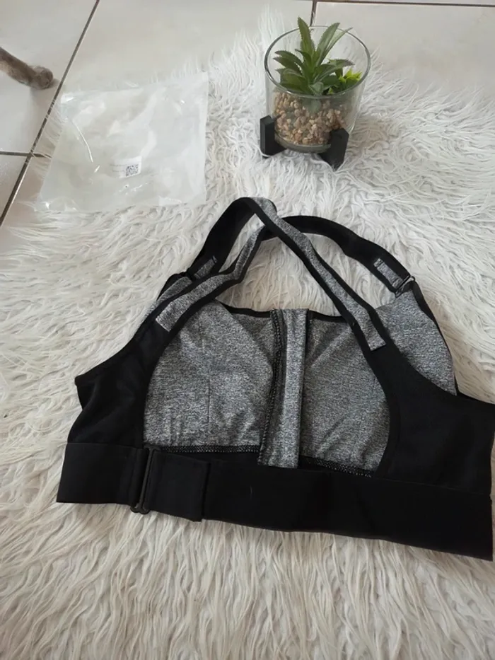 🤗 Brassière de sport femme T.M neuve grise - photo numéro 4