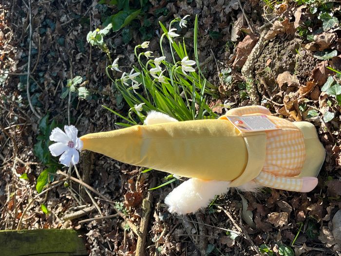 gnome de Pâques avec oreilles de lapin en vichy jaune et blanc - photo numéro 2