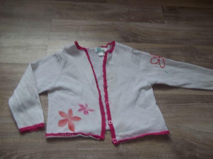 Cardigan blanc fleuri O'Kids 94 cm/36 mois (LR1)