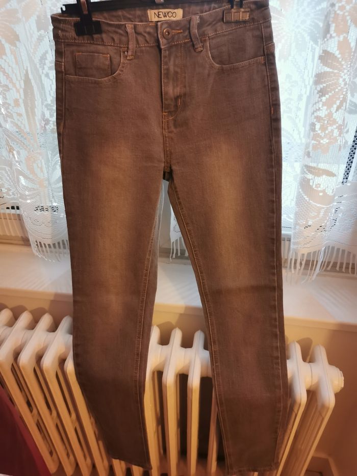 Jean's  neuf, étroit en bas gris - photo numéro 2