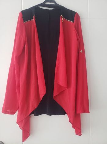 Gilet rouge et noir