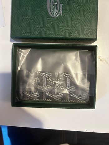 Porte carte goyard neuf couleur gris