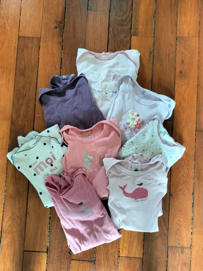 Lot de 8 bodies en coton manches longues