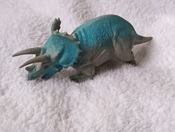 Figurine Dinosaure Tricératops Bleu - 20 cm