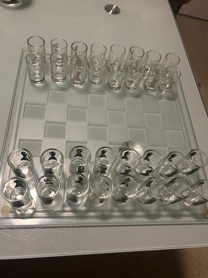 Jeu d’échecs en verre - photo numéro 3