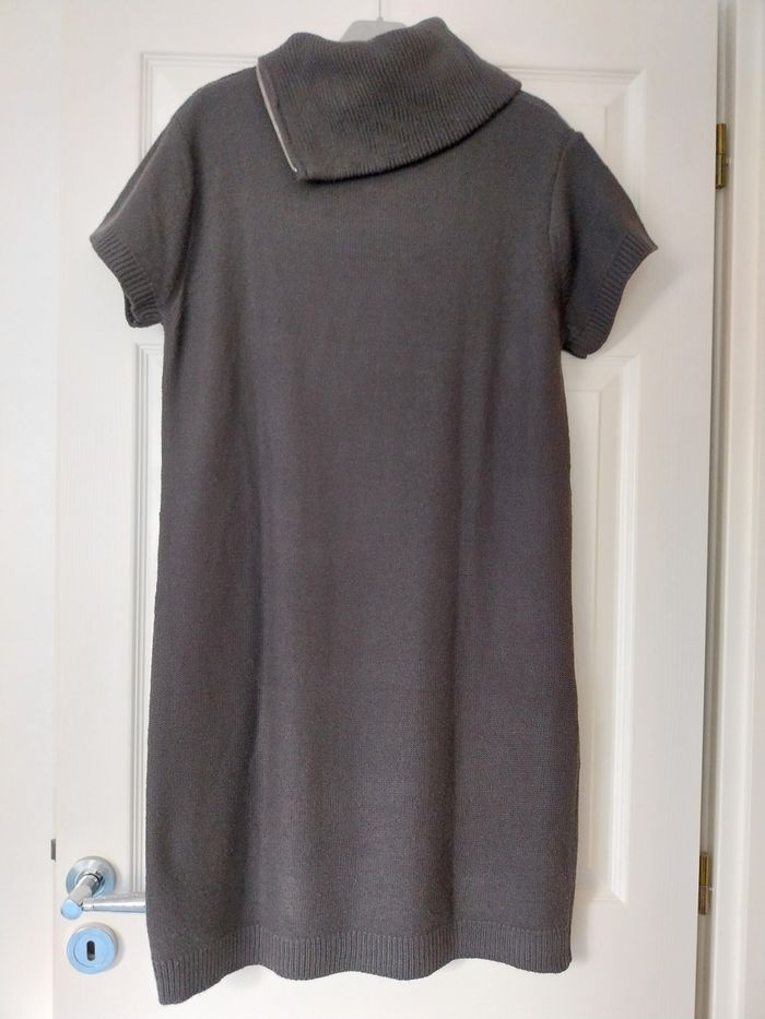 Jolie robe  marque Only taille 42 - photo numéro 2