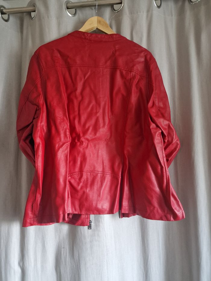 Blouson en cuir rouge - photo numéro 4