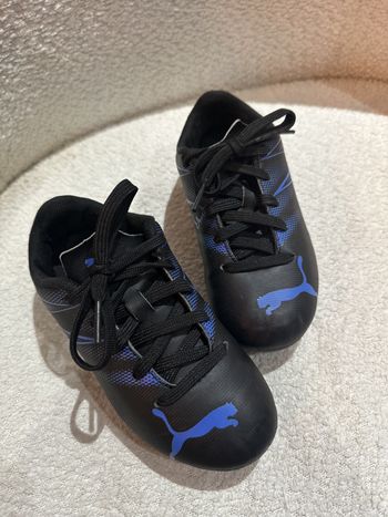 Chaussures de foot Puma 28