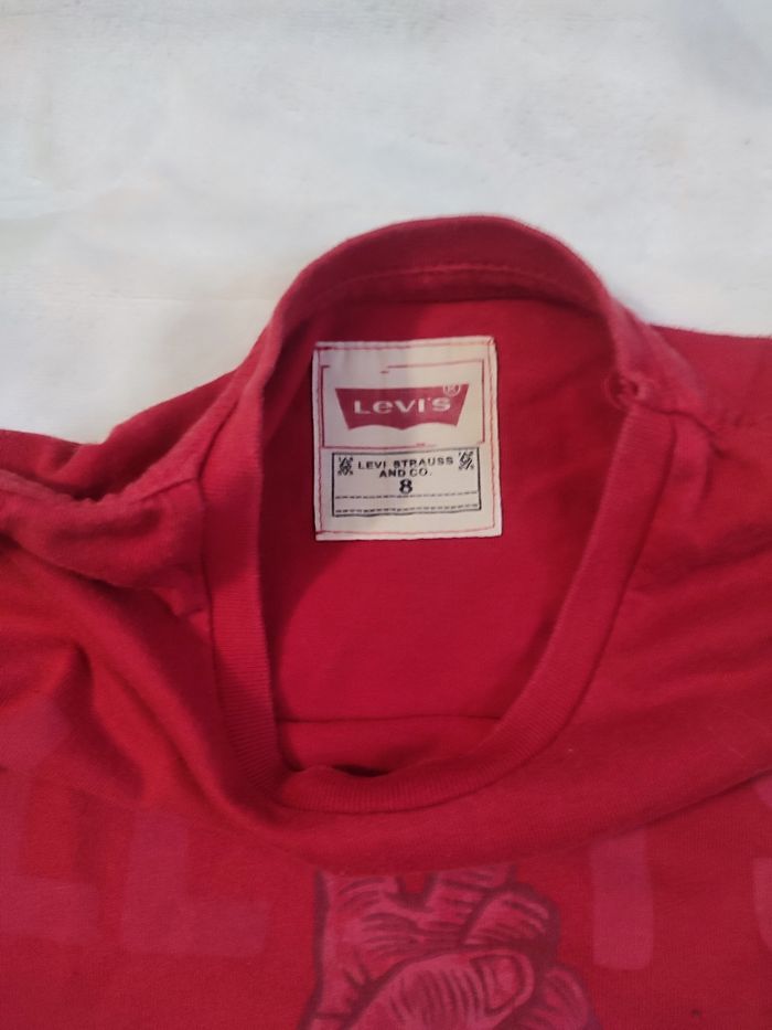 Tee shirt rouge manches longues Levi's taille 8 ans - photo numéro 3