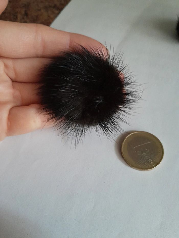 Magnifique duo de broches pompons anciennes - photo numéro 3