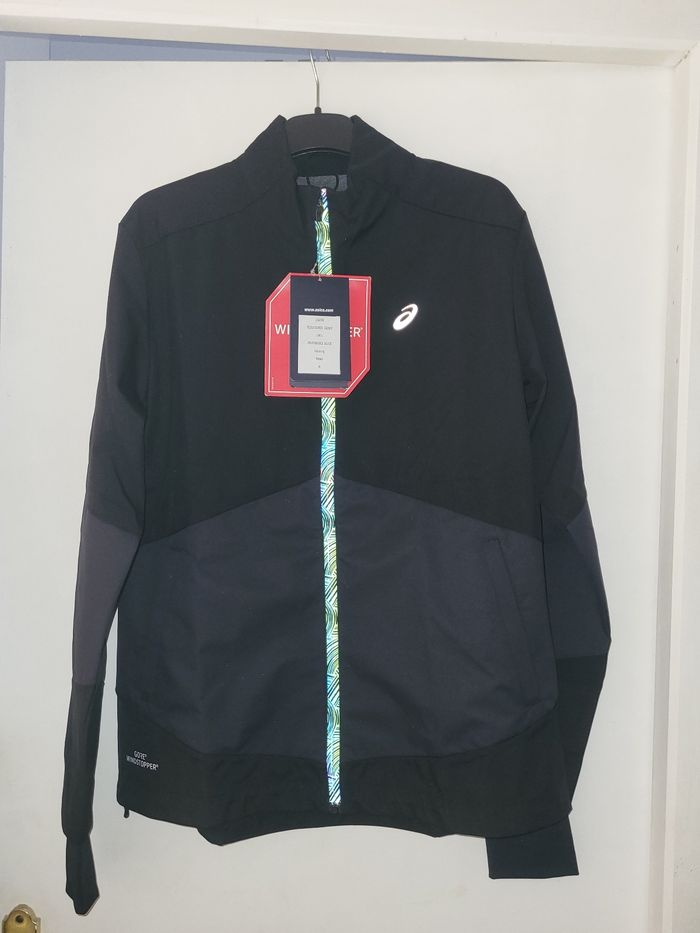 Veste coupe-vent neuve asics