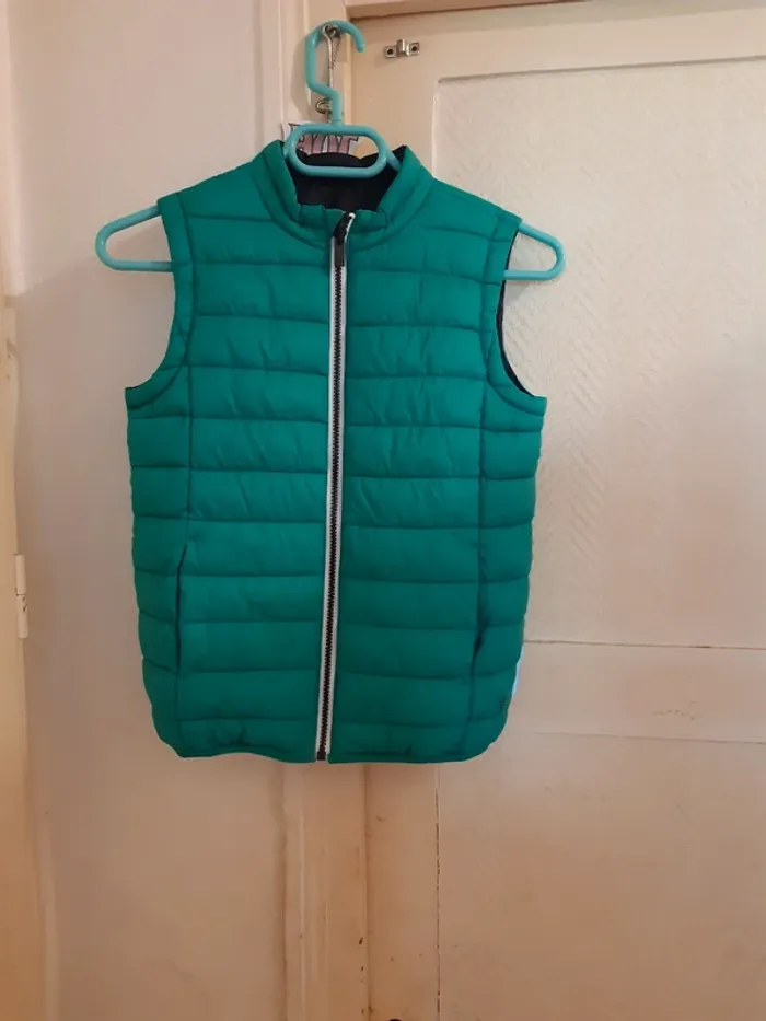 Veste sans manches garçons taille 10 ans