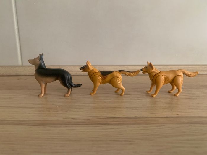 3 chiens policiers Playmobil - photo numéro 3