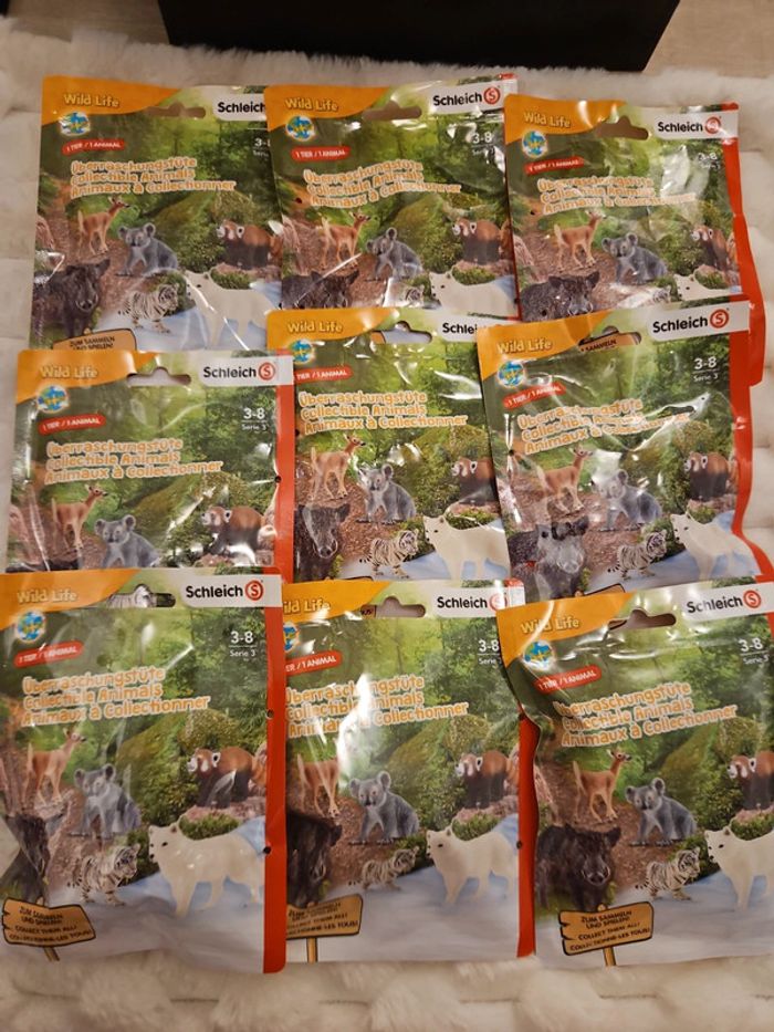 Lot de 9 figurines surprises