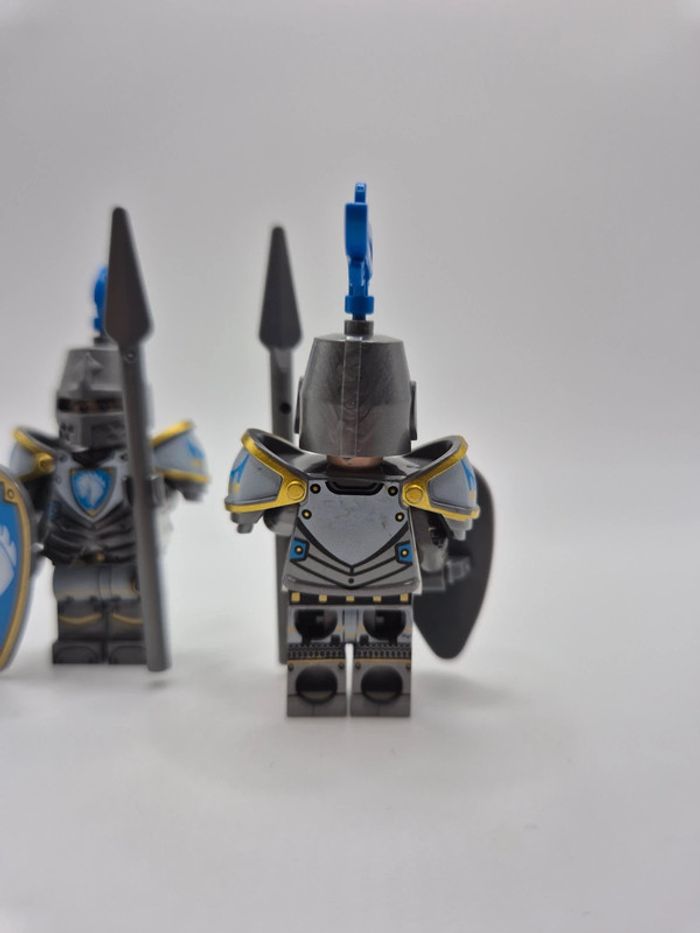 Figurines type lego 2 soldats chevaliers chevaux - photo numéro 5