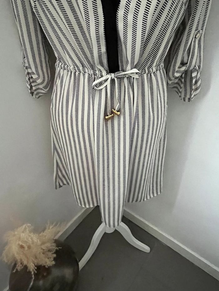 Robe rayée cintrée H&M XS comme neuve - photo numéro 2