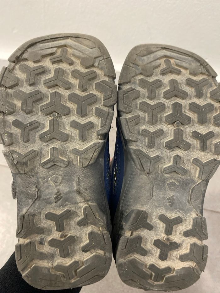 Chaussures Decathlon MH100 taille 26 - photo numéro 6