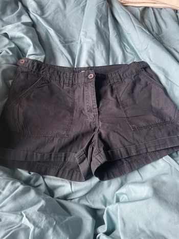 Short noir