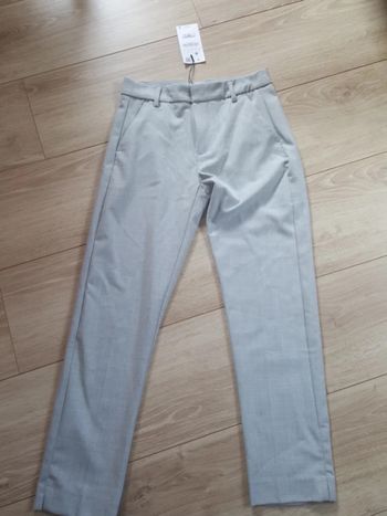 pantalon Bershka taille 34 neuf