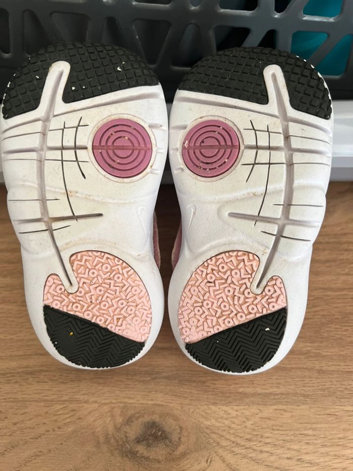 Basket fille Nike taille 22 - photo numéro 4