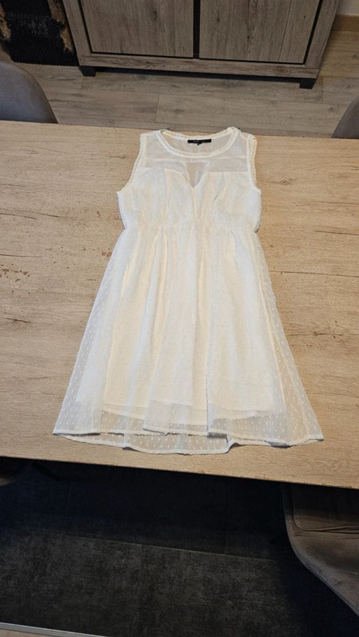 Robe classique, légère, beige avec broderie et dentelle, Emoi by Emonite, 40, nickel - photo numéro 2