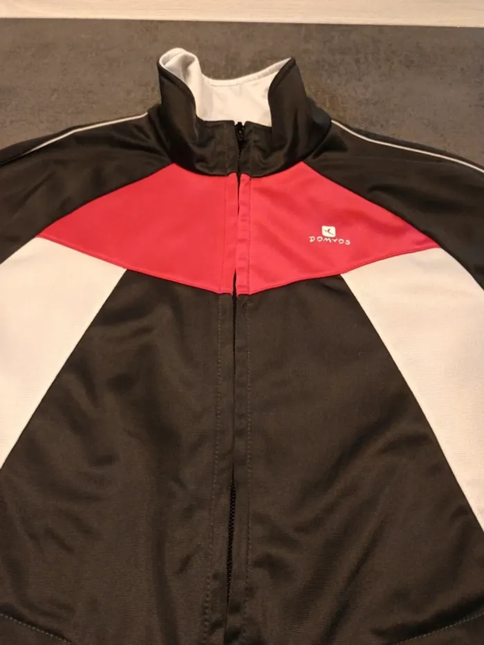 Vends veste de jogging Domyos taille 14 ans . - photo numéro 2