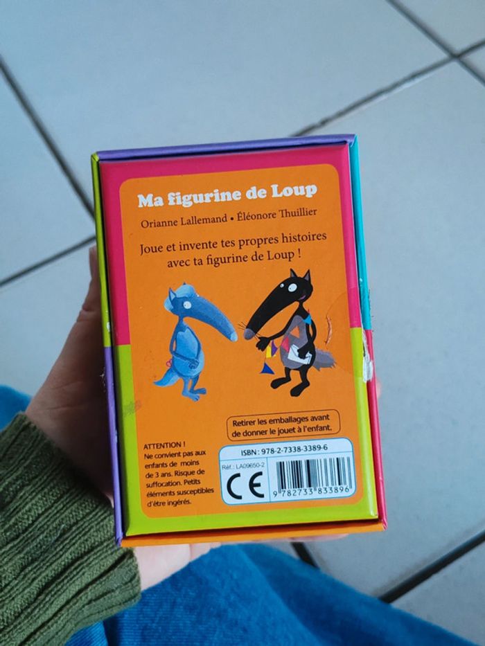 Figurine loup auzou - champion avec médaille - photo numéro 4