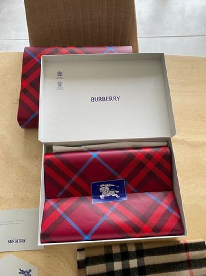 Écharpe Burberry - photo numéro 7
