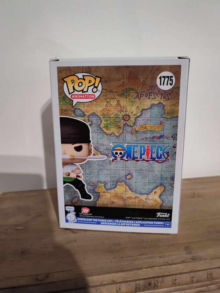 Figurine funko pop roronoa Zoro 1775 chase - photo numéro 3