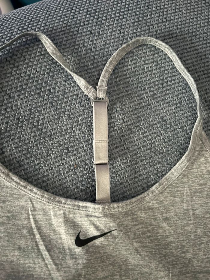 Débardeur Nike taille M neuf - photo numéro 4