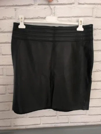 D2982 jupe véritable cuir taille 44