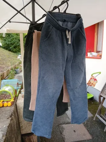 Lot pantalons jumeaux triplé