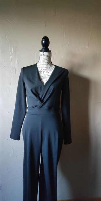 Combinaison noire cintrée taille M