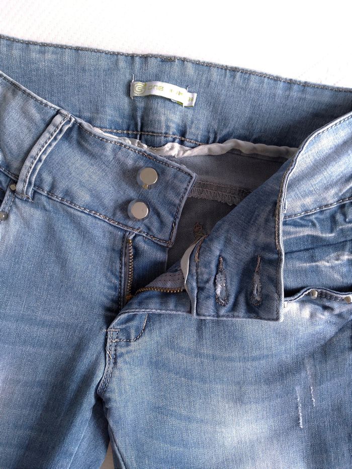 Jean taille basse bleu clair effet délavé - One by Gémo - photo numéro 3