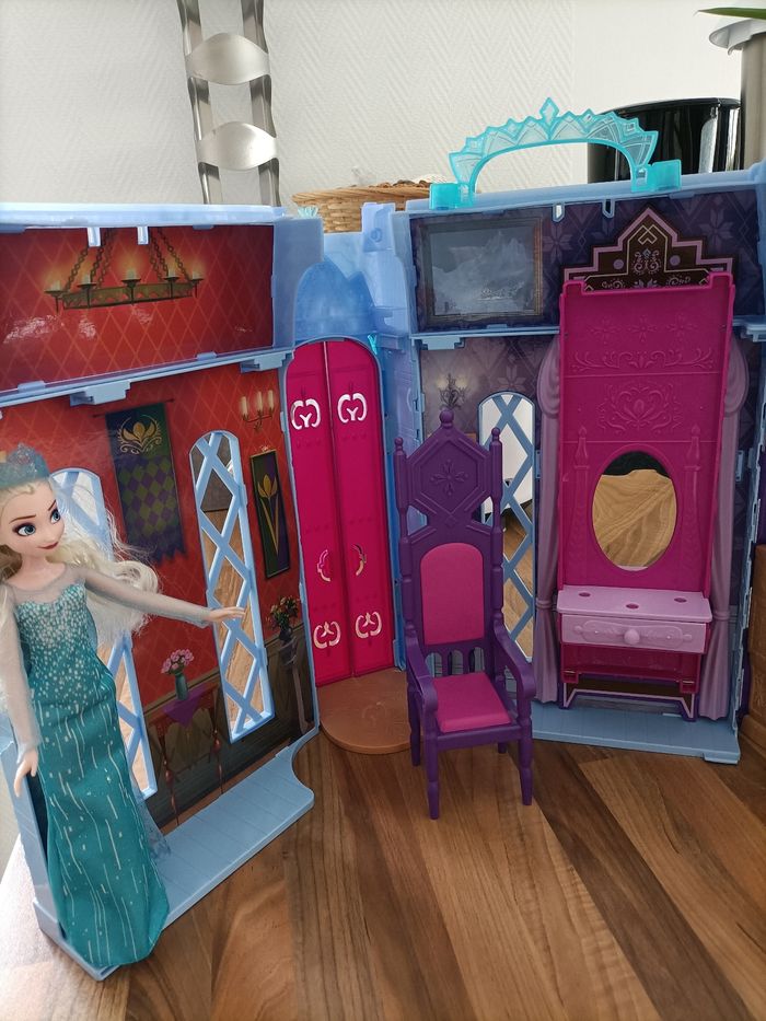 Château Reine des Neiges - Chambre Elsa - photo numéro 3