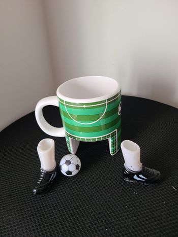 Mug spécial football L'entraînement de football est terminé, mais encore une envie de pratiquer! Ave