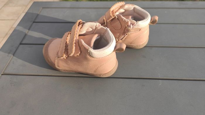 Chaussures bébé fille pointure 19 - photo numéro 2