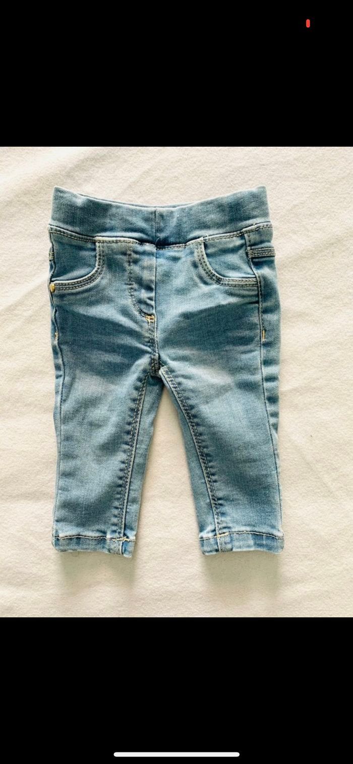 Jean bébé fille taille 3 mois