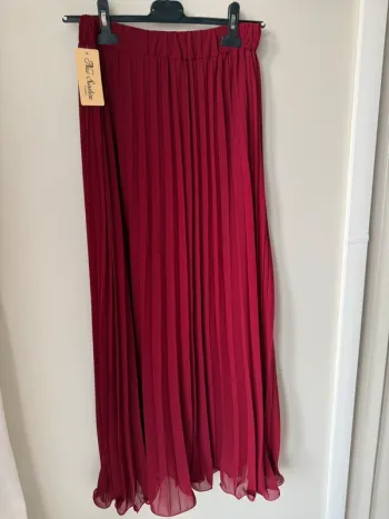 Jupe plissée bordeaux