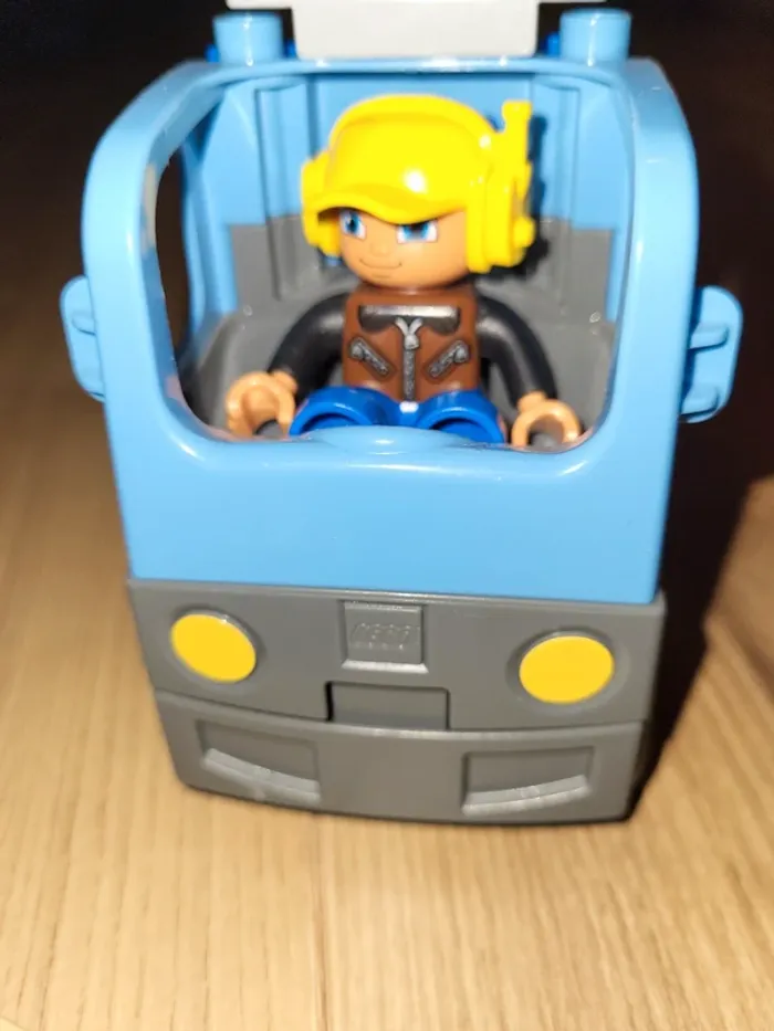 Lego Duplo Camion Poubelles - photo numéro 2