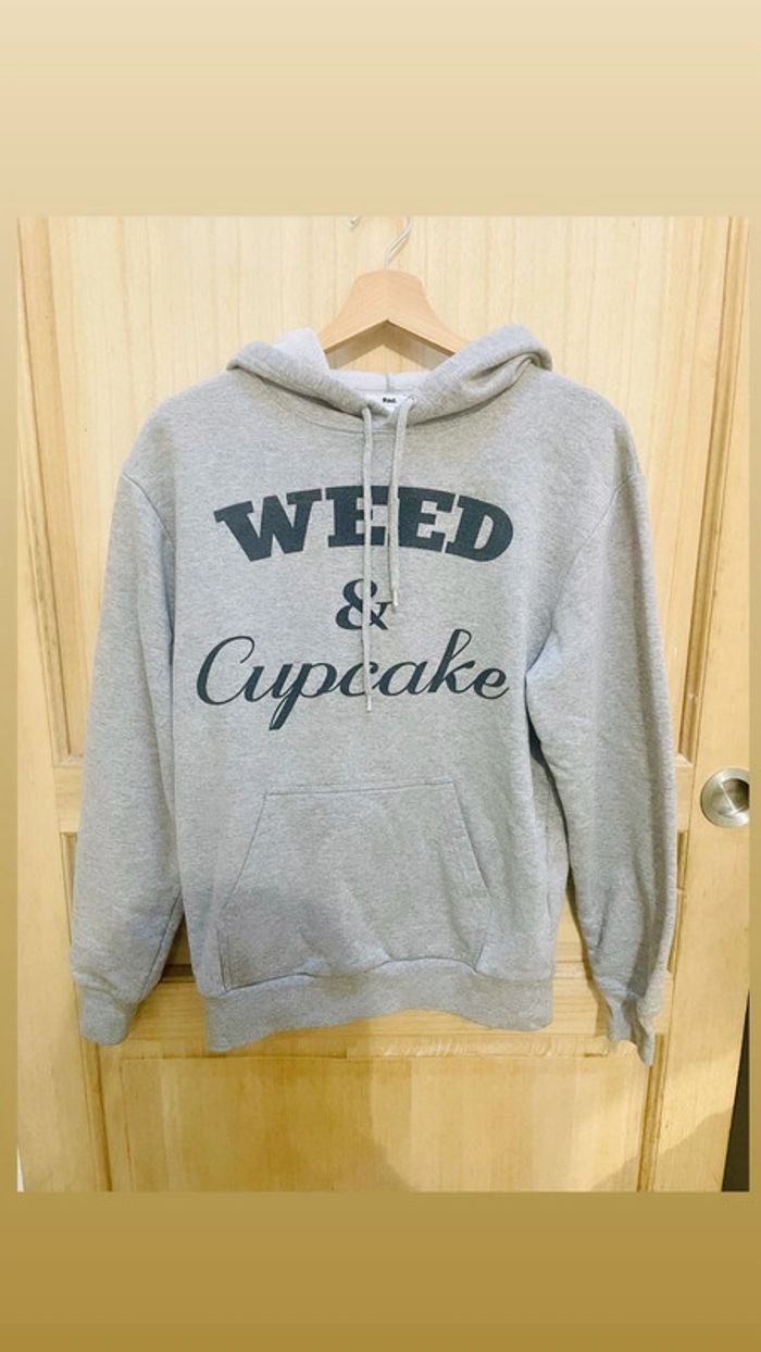 Sweat à capuche gris “Weed & Cupcake” unisexe – taille S