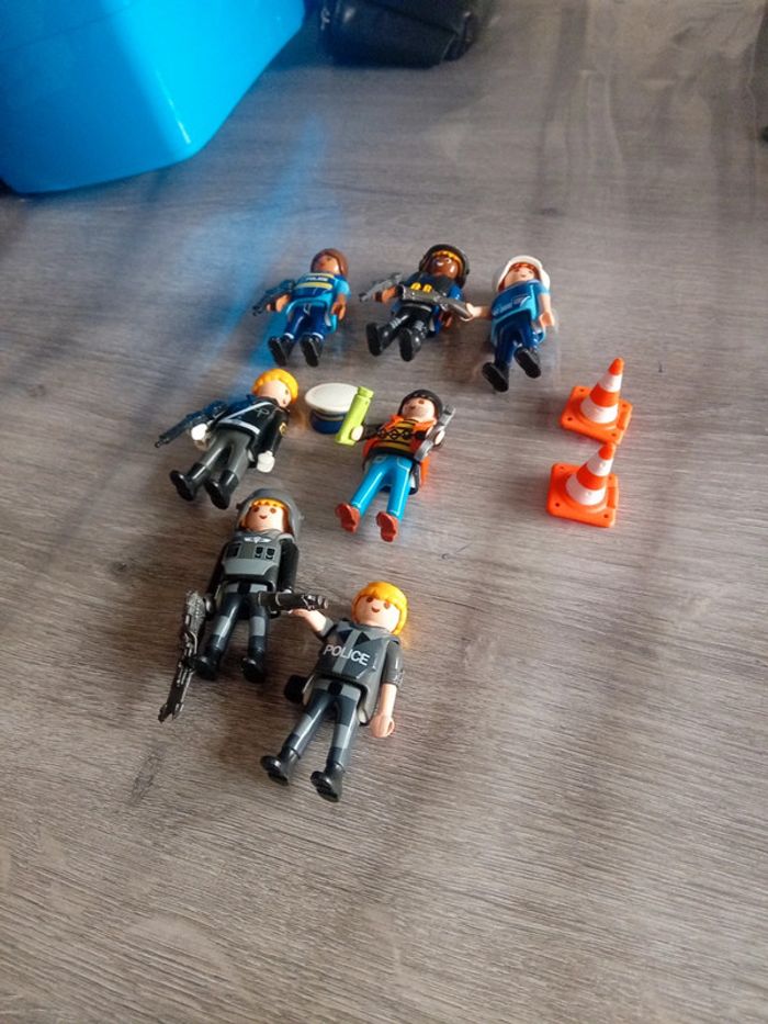 7 personnages playmobil