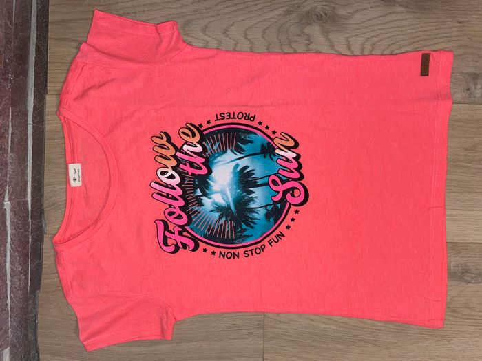 Tee shirt Protest rose Taille 10 ans / 140 cm Très bon état - photo numéro 2