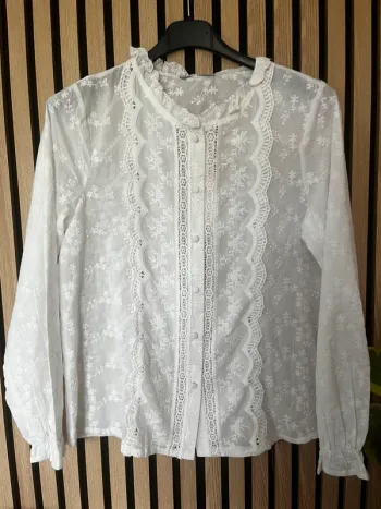 Chemise blanche broderies anglaises