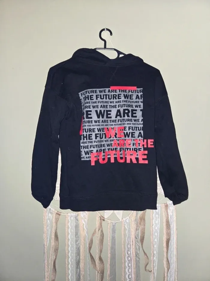 🎩 Sweat à capuche 10 ans🎩